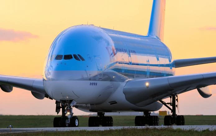 А380 - самолет. Современные самолеты. Сколько стоит "Аэробус А380"
