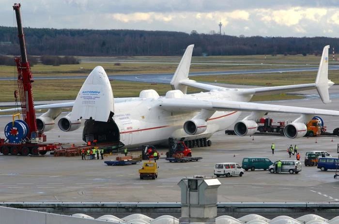 Ан-225 «Мрия». Отзывы, технические характеристики, фото. Тяжелый транспортный самолет