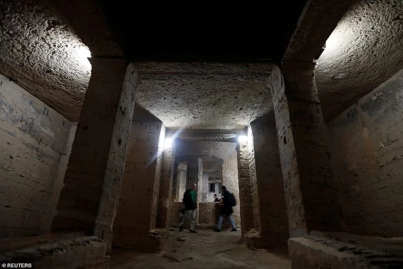 Античные сокровища: древние египетские катакомбы, полные удивительных артефактов, открылись для посещения