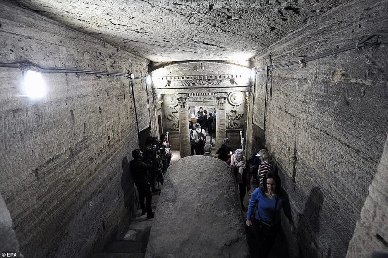 Античные сокровища: древние египетские катакомбы, полные удивительных артефактов, открылись для посещения