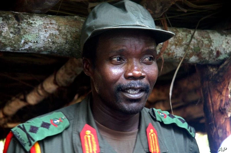 Безумный "Гитлер" из Уганды Джозеф Кони и его "Господня армия" детей-маньяков