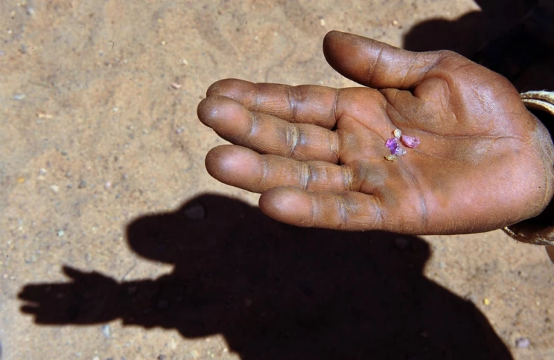 Добыча сапфиров на Мадагаскаре