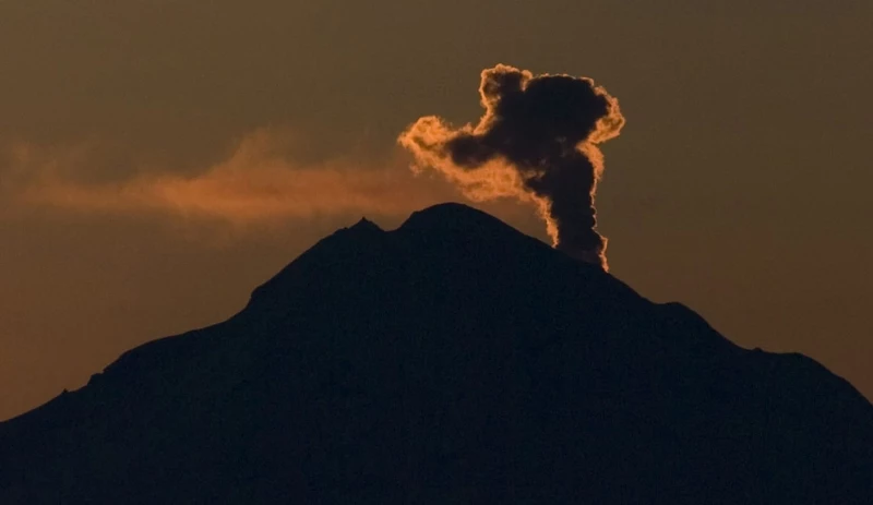Извержение вулкана на Аляске