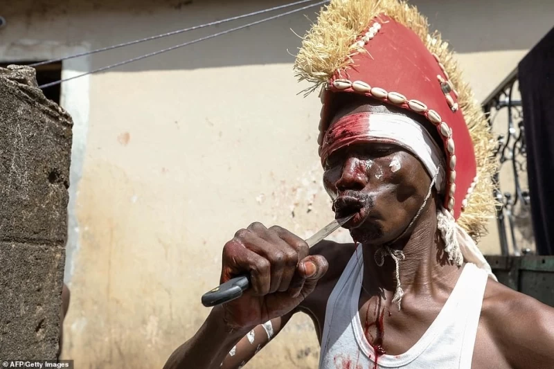 Кровавое воспитание: жизнь внутри тайных общин Сьерра-Леоне полна извращений и боли