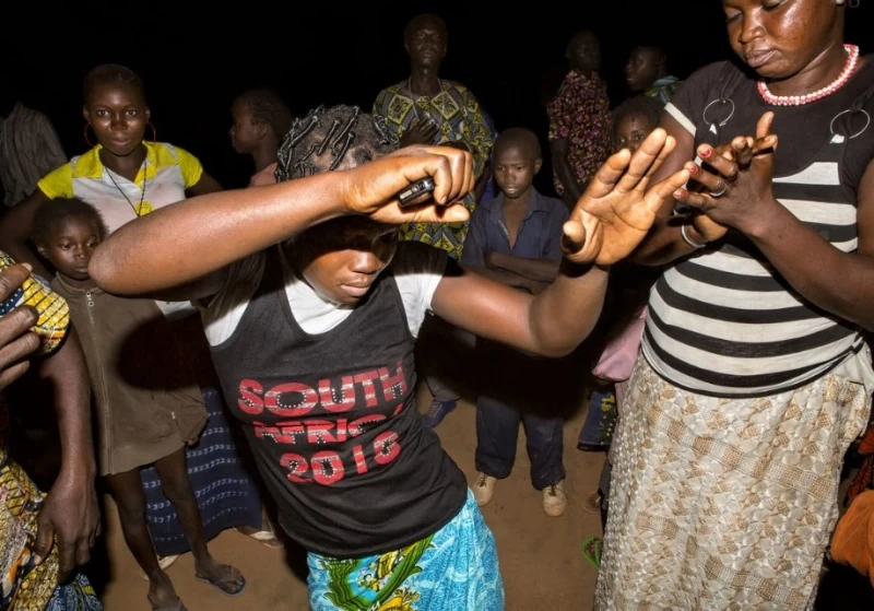 Мы хотим танцевать: Как выглядит сельская дискотека в Африке