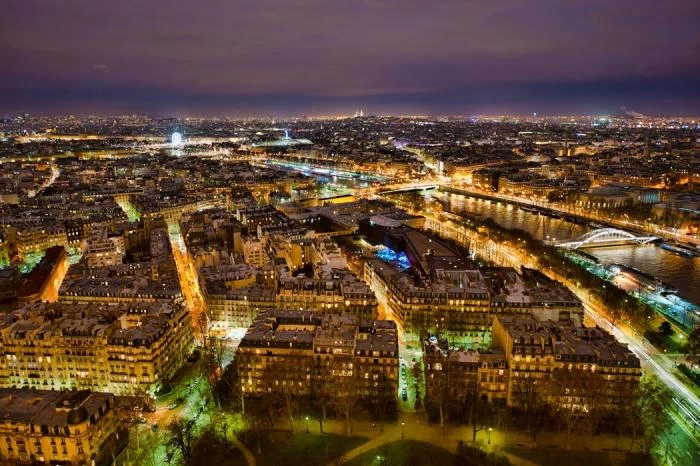 Ночной Париж - совершенно другой город!