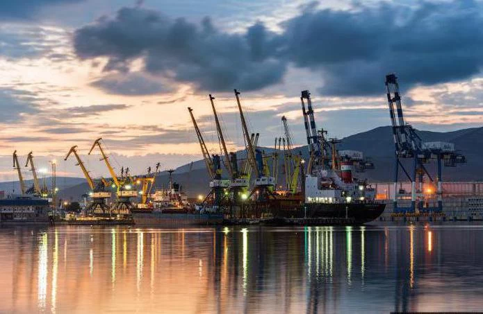 Новороссийский морской порт: фото, ИНН Новороссийского морского торгового порта
