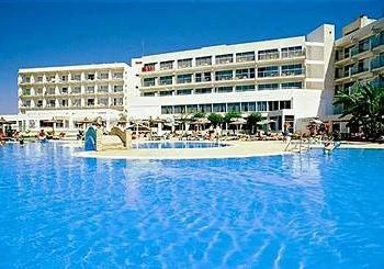 Отдых на Кипре: отель Paramount Hotel Apts 4 