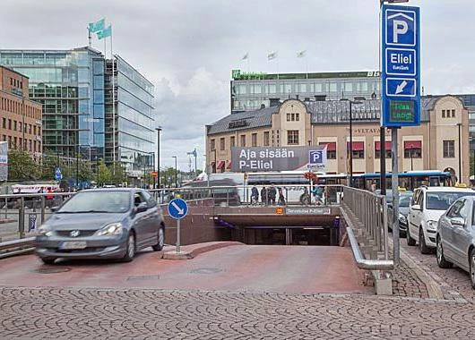 Парковка в аэропорту в Хельсинки-Вантаа: кратковременная и на длительное время
