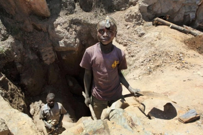 Работа на рудниках в Конго