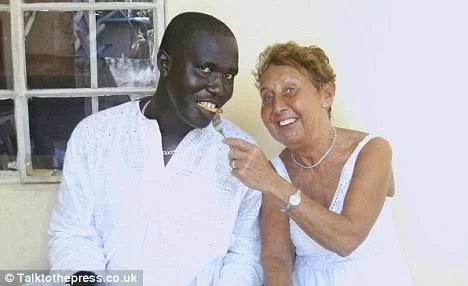 Секс-рай для сладострастных старушек: зачем британские пенсионерки едут в Гамбию