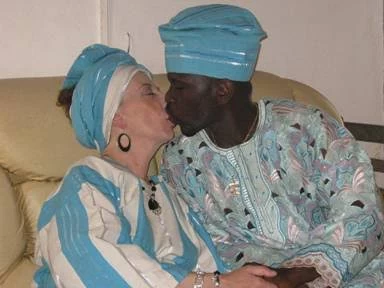 Секс-рай для сладострастных старушек: зачем британские пенсионерки едут в Гамбию