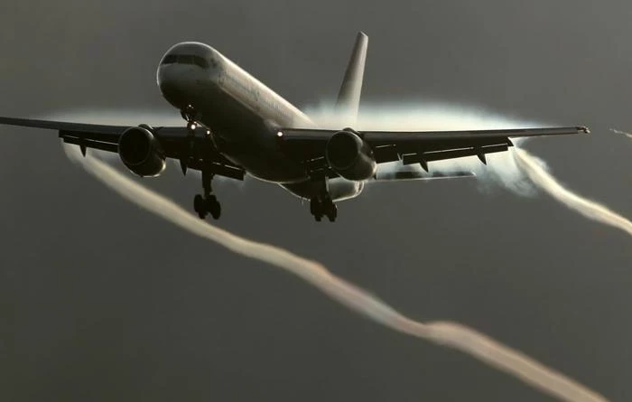 Турбулентность в самолете: насколько это опасно?