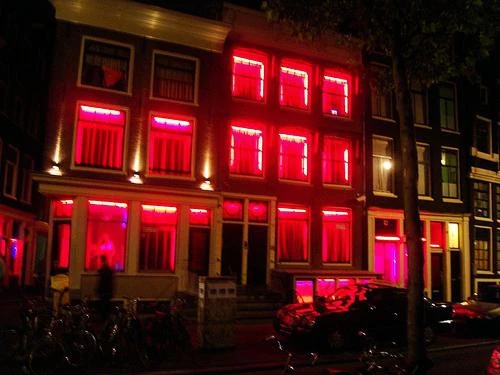 Улица Красных Фонарей - главная достопримечательность Голландии