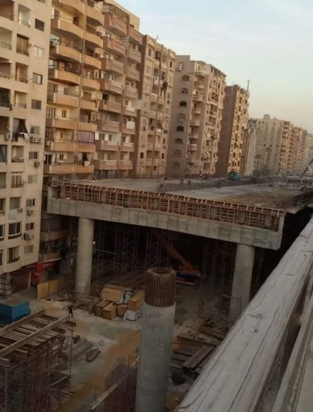 В Египте строят скоростную эстакаду в 50 см от жилых домов
