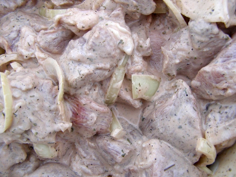 7 самых вкусных способов замариновать мясо для шашлыка 