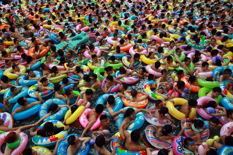 Миллион китайцев в одном бассейне (10 фото)