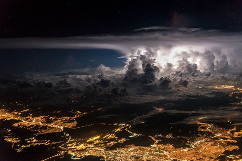 Ночное небо - снимки из кабины пилота