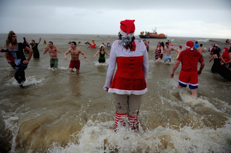 Рождественское купание на Северном море (12 фото)