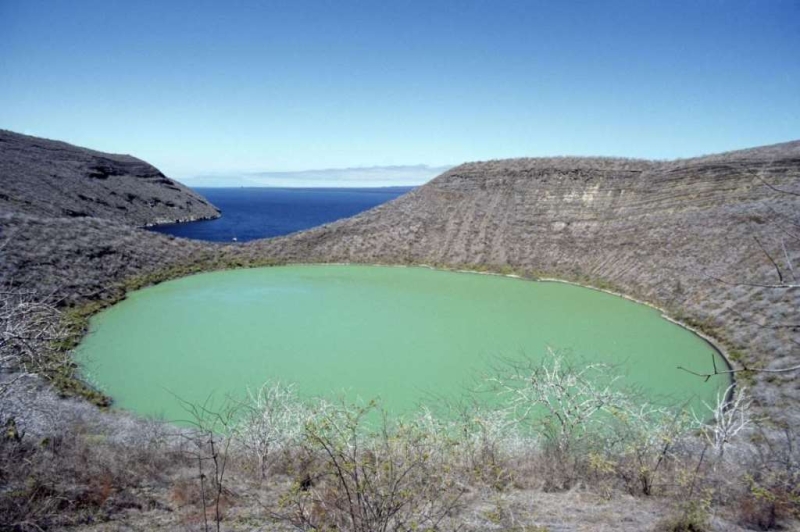 Самые красивые вулканические озера мира