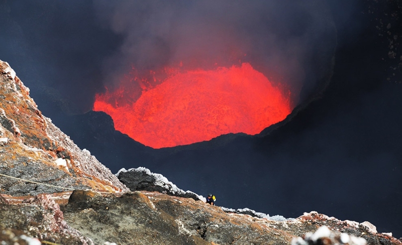 Спуск в кратер вулкана Марум (18 фото + видео)