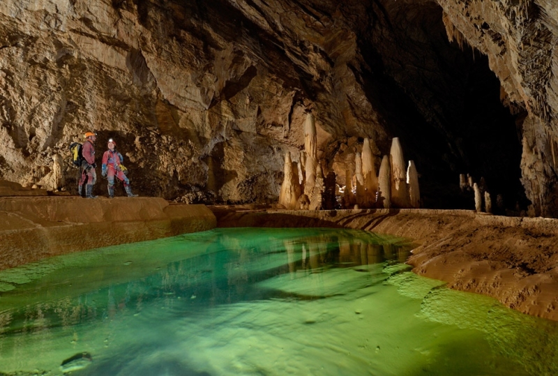 Спуск в одну из самых опасных пещер мира (10 фото)