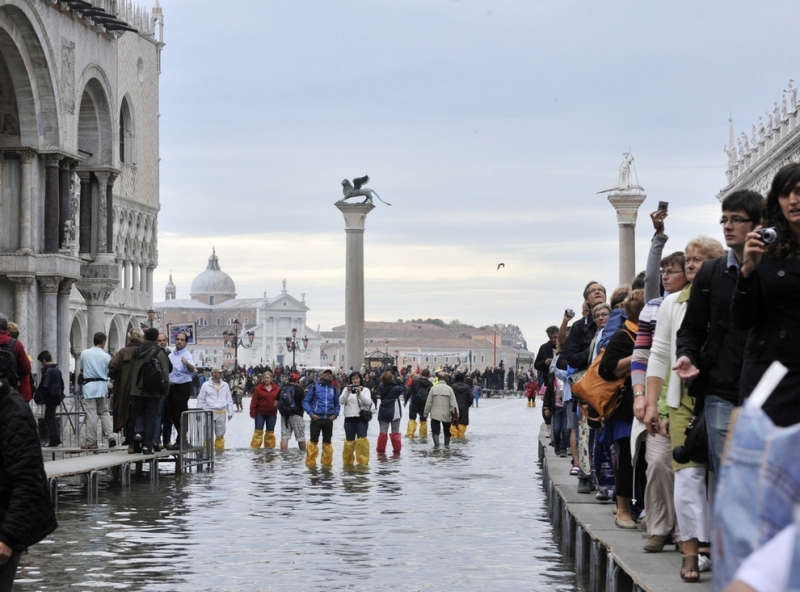 «Высокая вода» накрыла Венецию (10 фото)