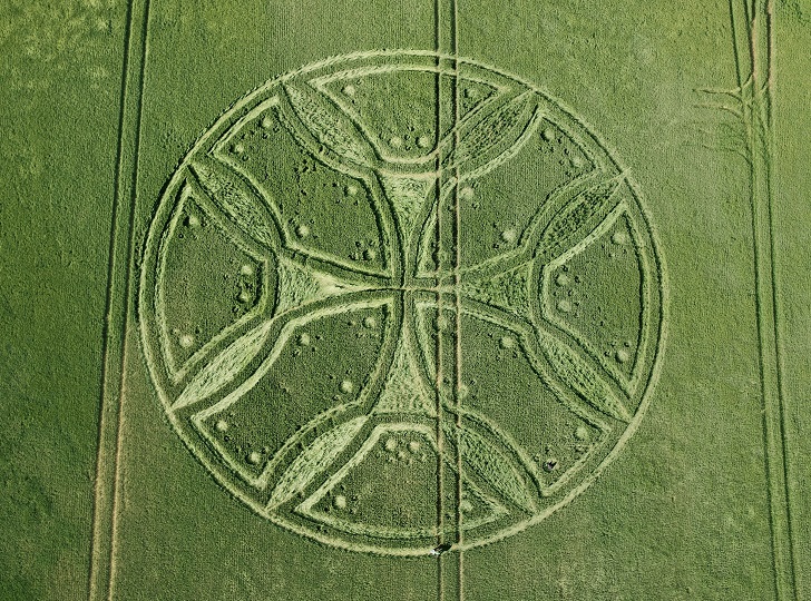 Загадочные круги на полях в графстве Уилтшир
