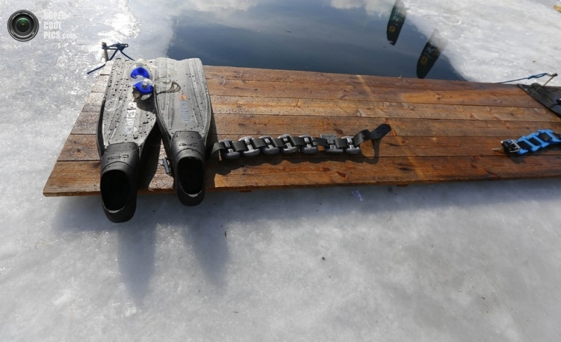 Подводный хоккей на озере Вайсензее (5 фото)